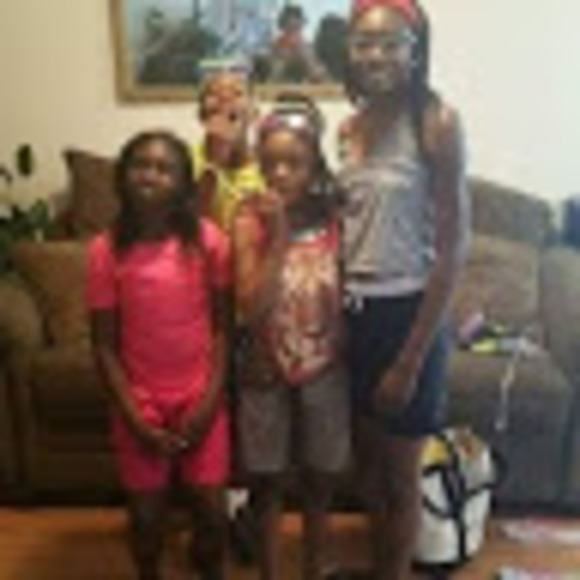 Meet your Posher, Tylitha - Picture 1 of 1